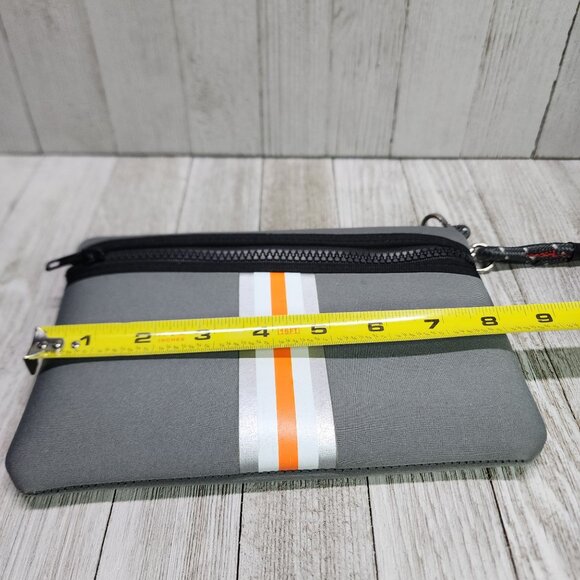 Haute Shore Max Paris Card Case Purse Wallet Neoprene Gray Zippered - Picture 4 of 5